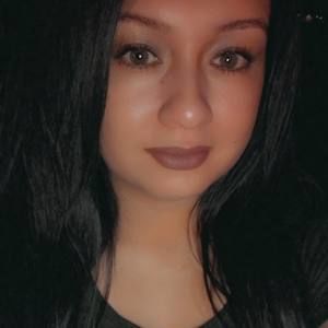 Meet your Posher, Amparo